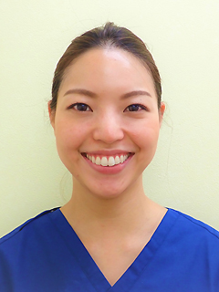 歯科医師：小野あや